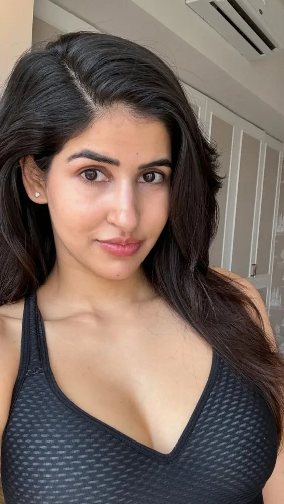 Ira - Model Escort in Juhu